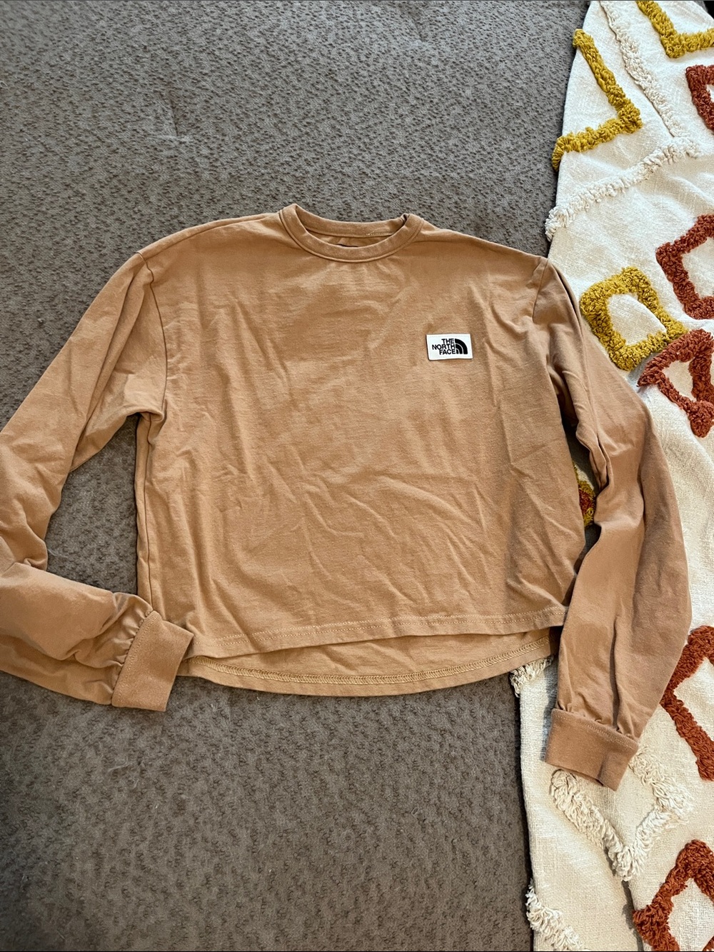 The North Face Women's Cropped Long-Sleeve Tee - Camel/Brown 🐫